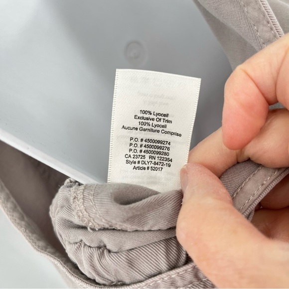 Aritzia Wilfred Free Beatriz Romper Overalls Size XS Shorts Lyocell Tan - Picture 11 of 12